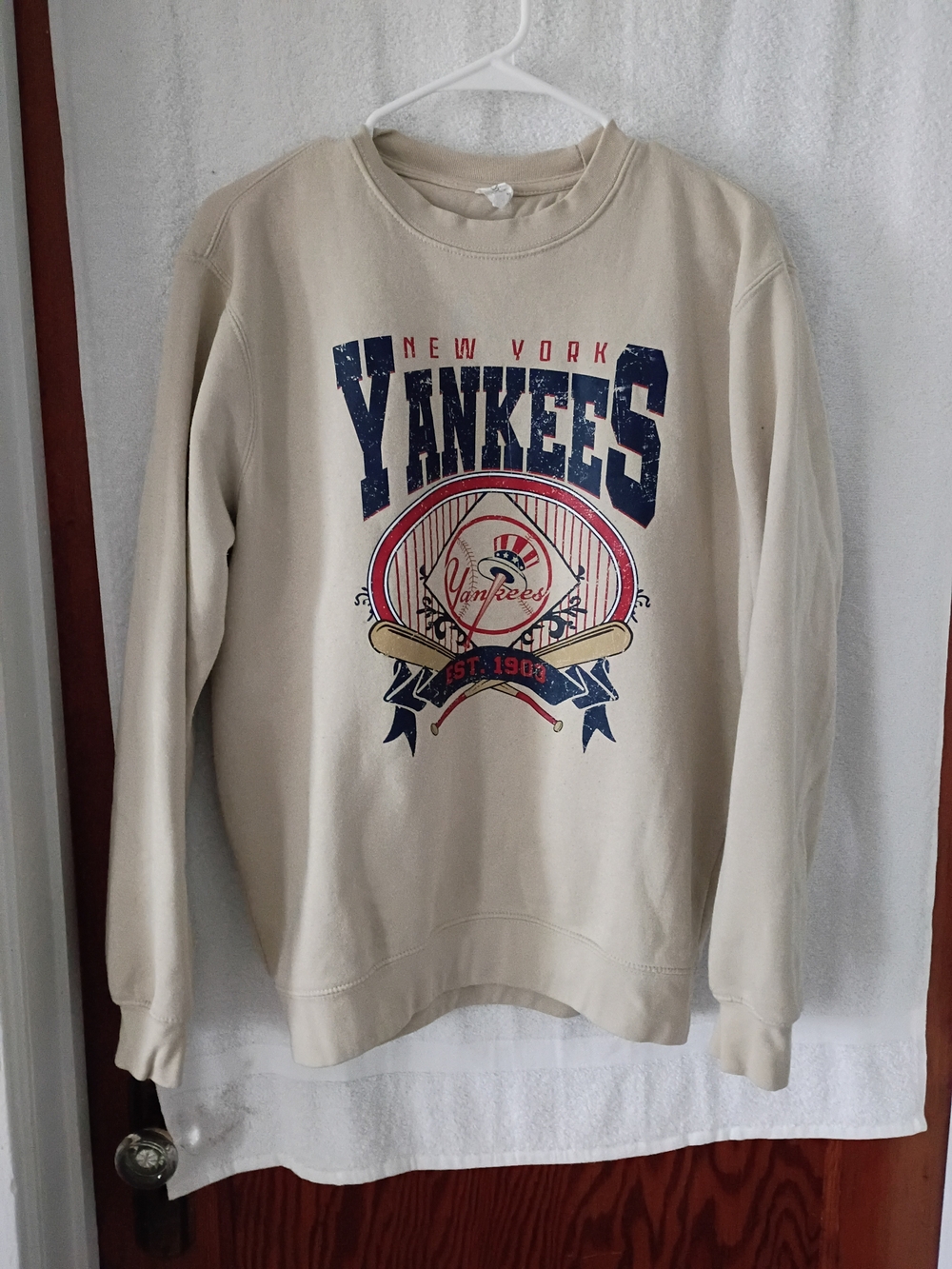 New York Yankees Cream Graphic Crewneck Sweatshirt